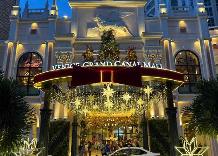 Venice Canal View With Balcony Near Bgc And Airport 10c Aparthotel 4*