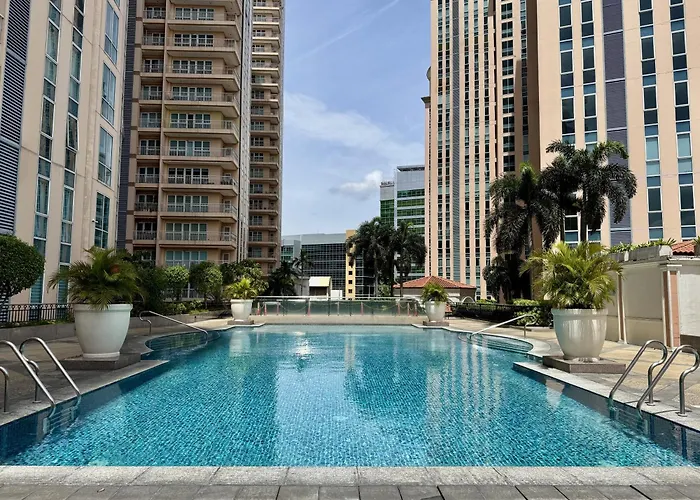Venice Canal View With Balcony Near Bgc And Airport 10c Aparthotel