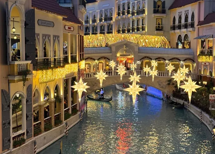Venice Canal View With Balcony Near Bgc And Airport 10c