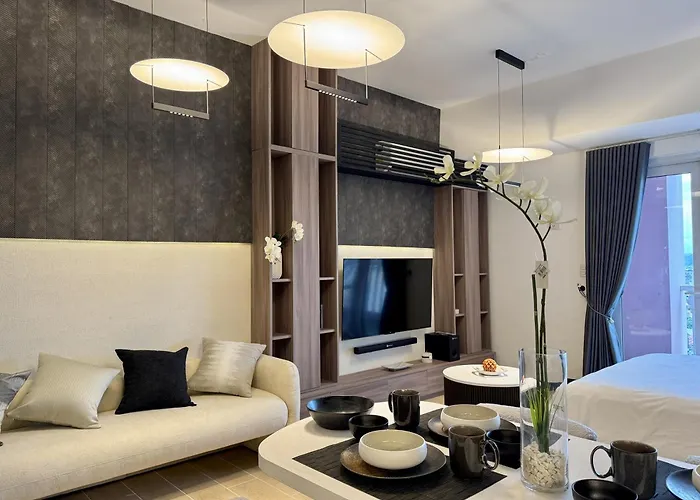 Aparthotel Venice Canal View With Balcony Near Bgc And Airport 10c Manila